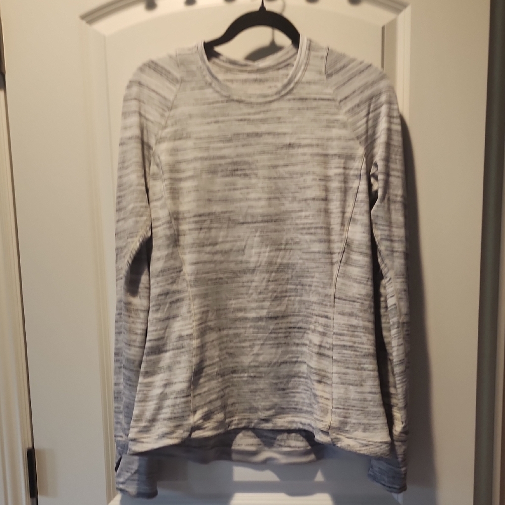 Lululemon Athletica Gray Long Sleeve Top